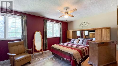 18 Conway Court, Zorra (Thamesford), ON - Indoor Photo Showing Bedroom