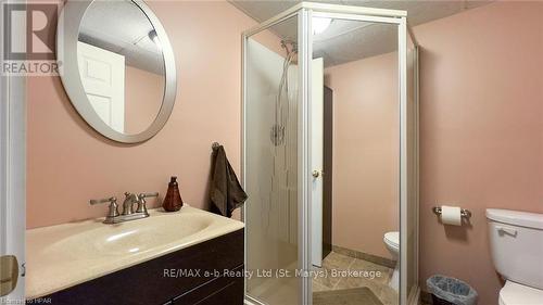 18 Conway Court, Zorra (Thamesford), ON - Indoor Photo Showing Bathroom