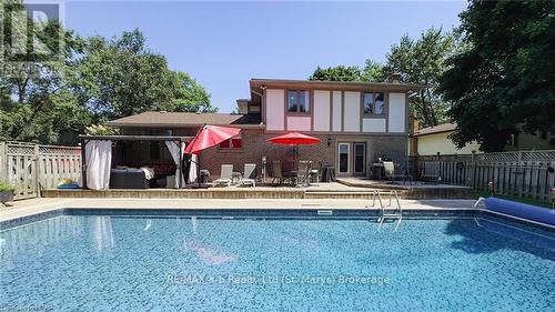 18 Conway Court, Zorra (Thamesford), ON - Outdoor With In Ground Pool With Backyard