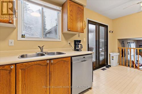 626 Holman Crescent, Centre Wellington (Fergus), ON - Indoor Photo Showing Kitchen With Double Sink