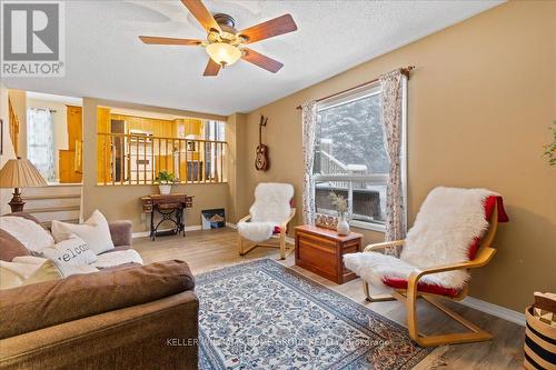 626 Holman Crescent, Centre Wellington (Fergus), ON - Indoor Photo Showing Living Room