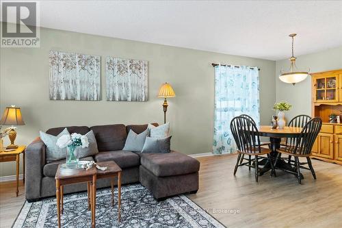 626 Holman Crescent, Centre Wellington (Fergus), ON - Indoor Photo Showing Living Room