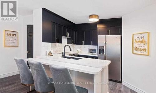 311 - 23 Hollywood Avenue, Toronto, ON - Indoor Photo Showing Kitchen