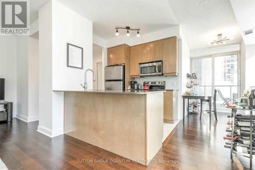 515 - 38 The Esplanade, Toronto, ON - Indoor Photo Showing Kitchen