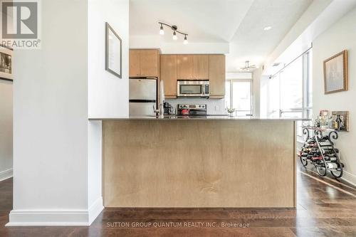 515 - 38 The Esplanade, Toronto, ON - Indoor Photo Showing Kitchen