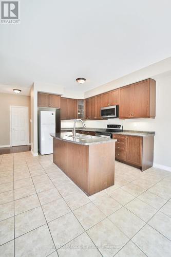 34 Harry Gay Drive, Clarington, ON - Indoor Photo Showing Kitchen