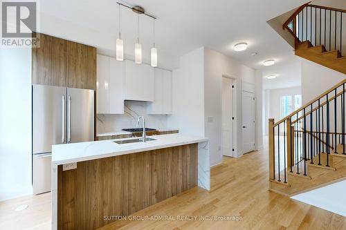 Potl 26 - 300 Atkinson Avenue, Vaughan, ON - Indoor Photo Showing Kitchen With Upgraded Kitchen