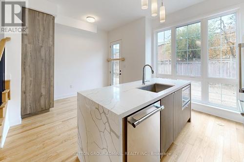 Potl 26 - 300 Atkinson Avenue, Vaughan, ON - Indoor Photo Showing Kitchen