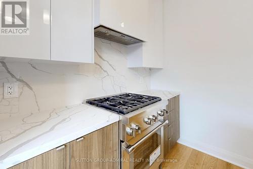 Potl 26 - 300 Atkinson Avenue, Vaughan, ON - Indoor Photo Showing Kitchen