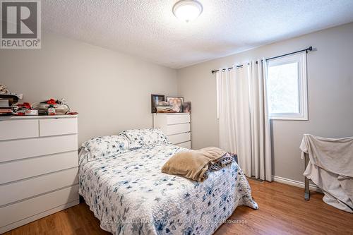 53 Ward Avenue, Oro-Medonte, ON - Indoor Photo Showing Bedroom