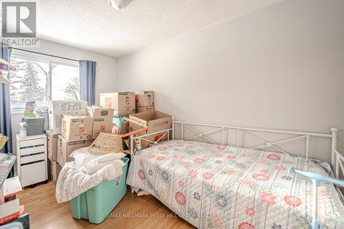 53 Ward Avenue, Oro-Medonte, ON - Indoor Photo Showing Bedroom