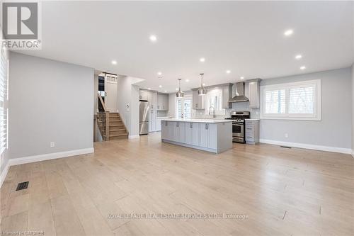 281 Foxbar Road, Burlington, ON - Indoor Photo Showing Kitchen With Upgraded Kitchen