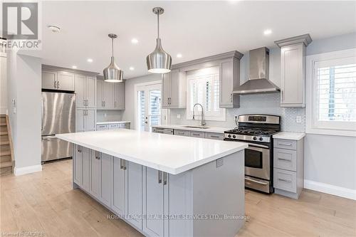 281 Foxbar Road, Burlington, ON - Indoor Photo Showing Kitchen With Stainless Steel Kitchen With Upgraded Kitchen