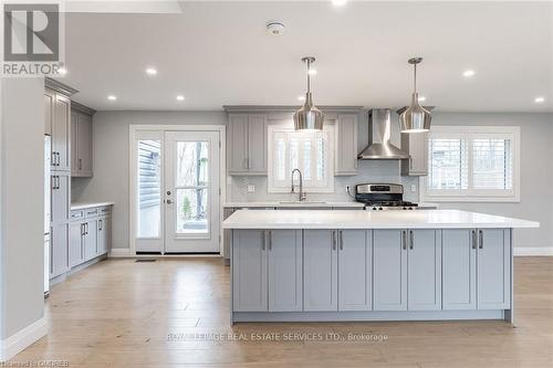 281 Foxbar Road, Burlington, ON - Indoor Photo Showing Kitchen With Upgraded Kitchen