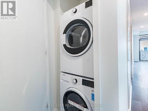 3906 - 55 Charles Street E, Toronto, ON - Indoor Photo Showing Laundry Room