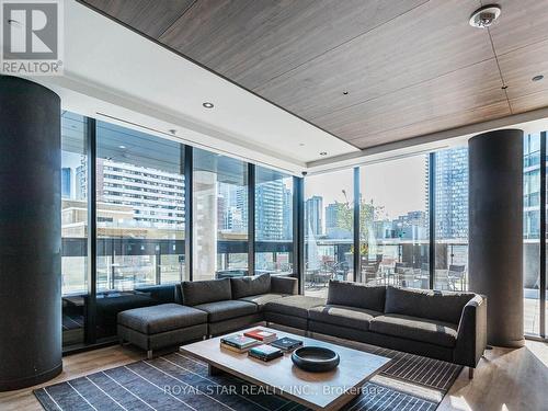 3906 - 55 Charles Street E, Toronto, ON - Indoor Photo Showing Living Room