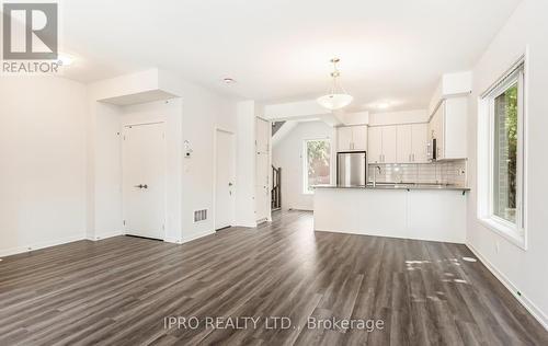 81 - 10 William Jackson Way, Toronto, ON - Indoor Photo Showing Kitchen