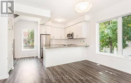 81 - 10 William Jackson Way, Toronto, ON - Indoor Photo Showing Kitchen