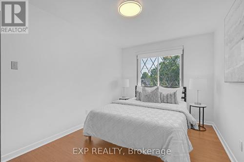 846 Mississauga Valley Boulevard, Mississauga, ON - Indoor Photo Showing Bedroom