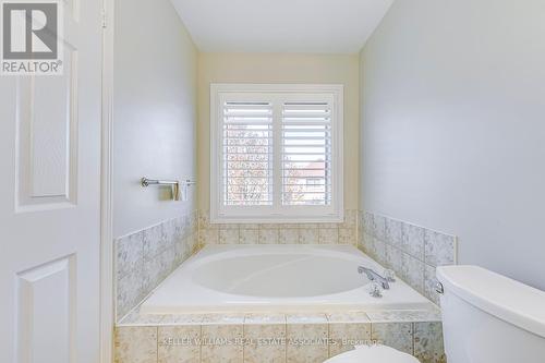 3839 Spicewood Way, Mississauga, ON - Indoor Photo Showing Bathroom