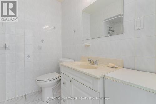 126 Giltspur Drive, Toronto, ON - Indoor Photo Showing Bathroom