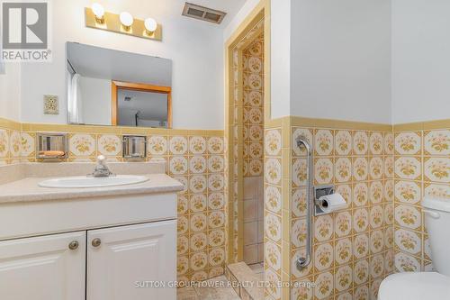 126 Giltspur Drive, Toronto, ON - Indoor Photo Showing Bathroom