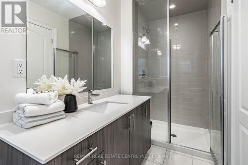 1352 Restivo Lane, Milton, ON - Indoor Photo Showing Bathroom