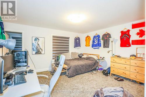 30 Bur Oak Drive, Thorold, ON - Indoor Photo Showing Bedroom