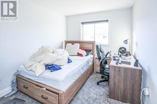 30 Bur Oak Drive, Thorold, ON - Indoor Photo Showing Bedroom