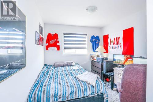 30 Bur Oak Drive, Thorold, ON - Indoor Photo Showing Bedroom