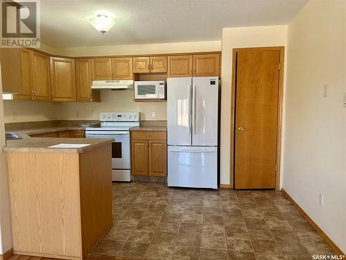 210 6 Lorne Place, Regina, SK - Indoor Photo Showing Kitchen