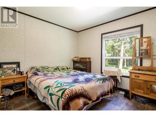 3201 Creighton Valley Road, Cherryville, BC - Indoor Photo Showing Bedroom