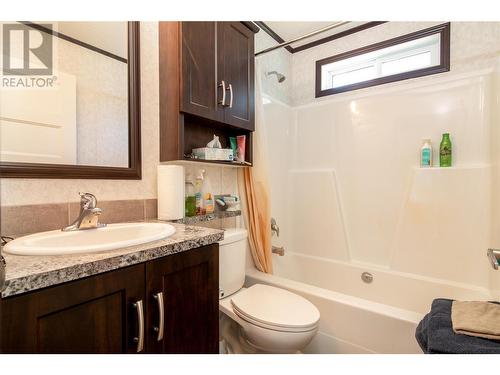 3201 Creighton Valley Road, Cherryville, BC - Indoor Photo Showing Bathroom