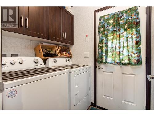 3201 Creighton Valley Road, Cherryville, BC - Indoor Photo Showing Laundry Room