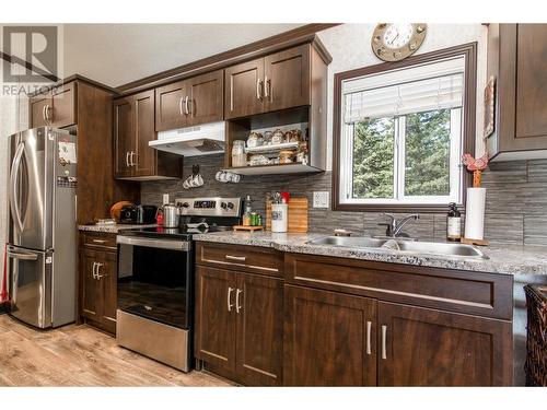 3201 Creighton Valley Road, Cherryville, BC - Indoor Photo Showing Kitchen With Double Sink