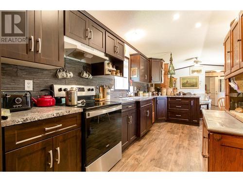 3201 Creighton Valley Road, Cherryville, BC - Indoor Photo Showing Kitchen With Upgraded Kitchen