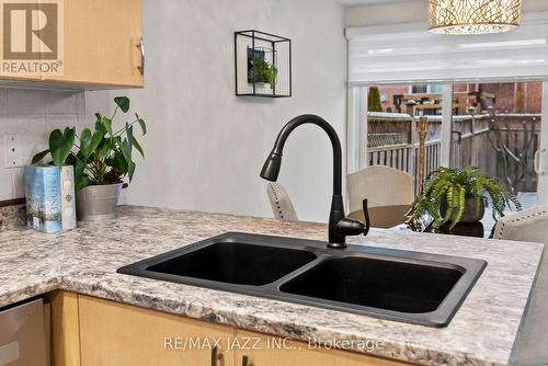 8 Odessa Crescent, Whitby (Rolling Acres), ON - Indoor Photo Showing Kitchen With Double Sink