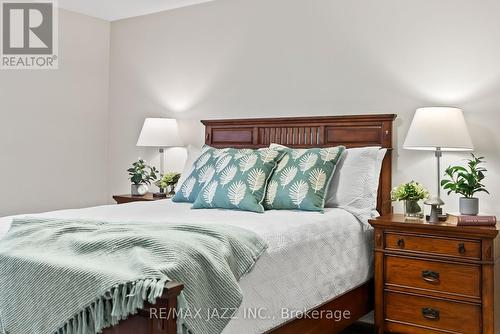 8 Odessa Crescent, Whitby (Rolling Acres), ON - Indoor Photo Showing Bedroom