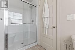 Walk-in shower in ensuite - 