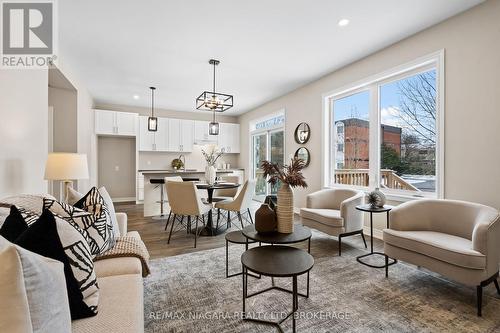 3356 Willguard Court, Niagara Falls (223 - Chippawa), ON - Indoor Photo Showing Living Room