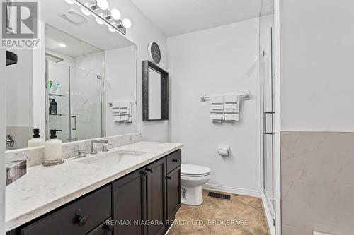 160 Dorothy Street, St. Catharines (443 - Lakeport), ON - Indoor Photo Showing Bathroom