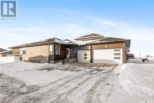 90 Clunie Court, Moose Jaw, SK - Outdoor