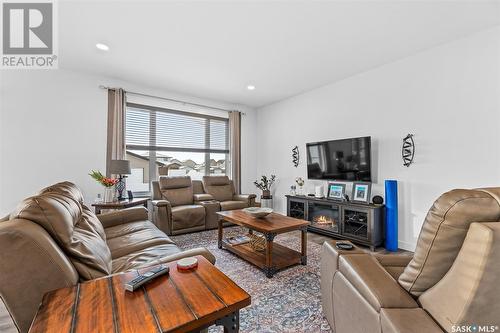 90 Clunie Court, Moose Jaw, SK - Indoor Photo Showing Living Room