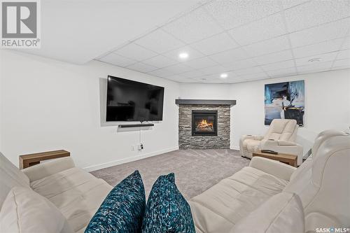 90 Clunie Court, Moose Jaw, SK - Indoor Photo Showing Living Room