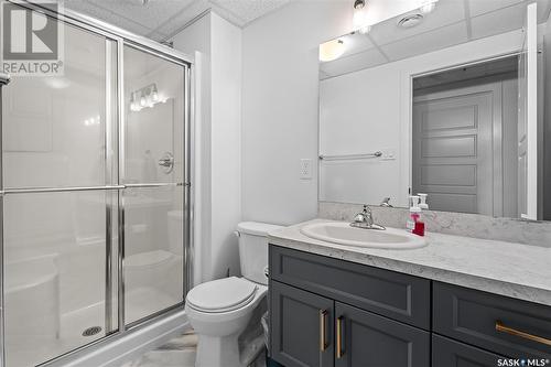 90 Clunie Court, Moose Jaw, SK - Indoor Photo Showing Bathroom