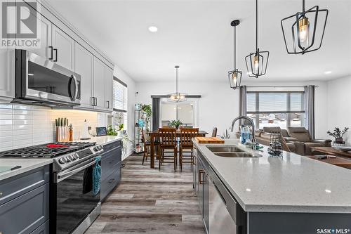 90 Clunie Court, Moose Jaw, SK - Indoor Photo Showing Kitchen With Double Sink With Upgraded Kitchen