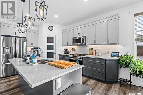 90 Clunie Court, Moose Jaw, SK - Indoor Photo Showing Kitchen With Double Sink With Upgraded Kitchen