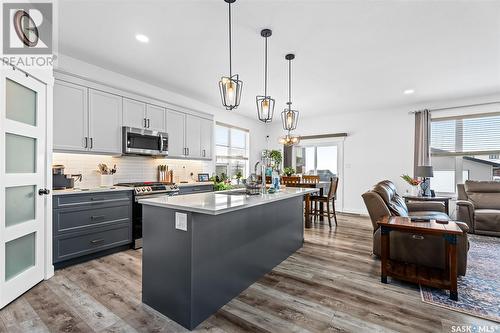 90 Clunie Court, Moose Jaw, SK - Indoor Photo Showing Kitchen With Upgraded Kitchen