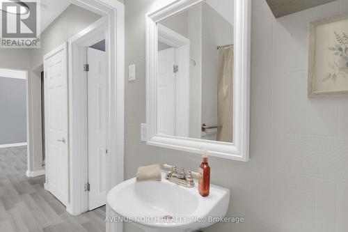 1214 Foxbar Avenue, Ottawa, ON - Indoor Photo Showing Bathroom