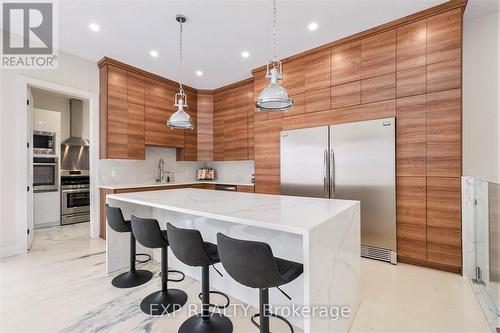 635 Ballycastle Crescent, Ottawa, ON - Indoor Photo Showing Kitchen With Upgraded Kitchen